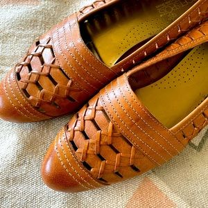 Vintage Soft Spots leather summer flats